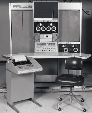 PDP 7 with teletypewriter